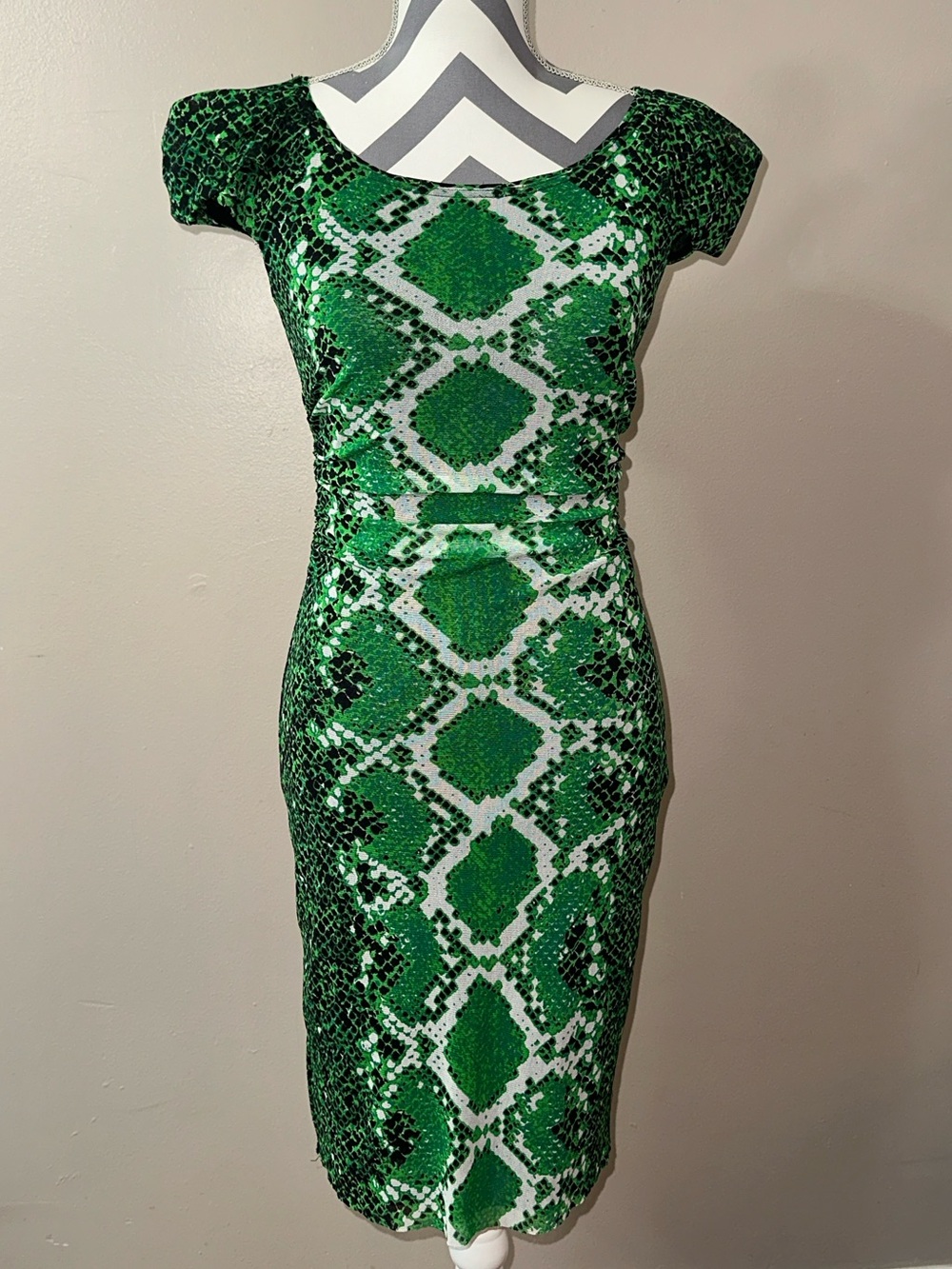Kay Unger Small Midi Dress Mesh Green Snake-Print Bodycon Cap Sleeve NWOT